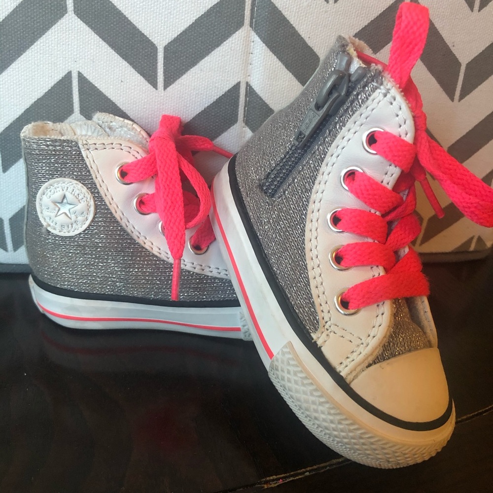 GIRLS Converse silver:@/pink hi-top sneakers sz 3